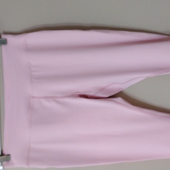 ***NWOT*** AVIA WORK OUT/ YOGA PANTS - Picture 2 of 6